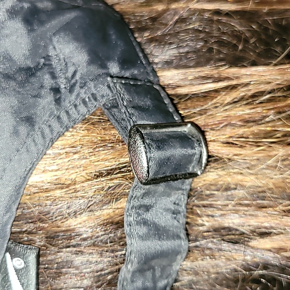 Vintage. 90s. Nike. Nylon. Adjustable strap. One size fits most. Hat - Picture 5 of 13